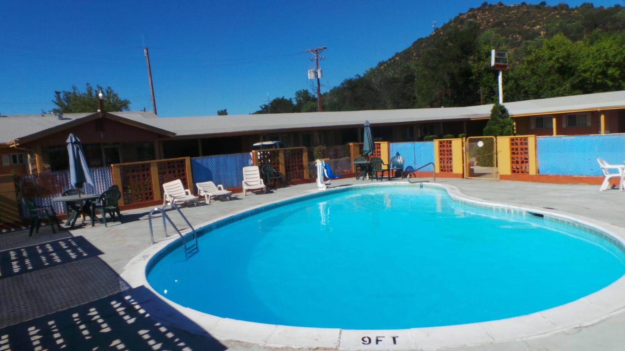 Relax Inn Yreka Buitenkant foto